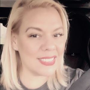 Meet your Posher, Laila